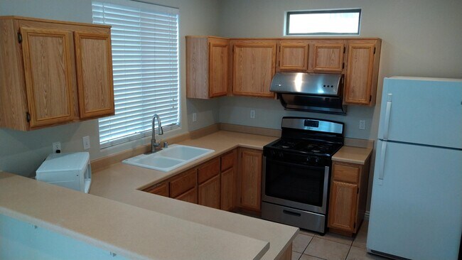 Building Photo - 9685 Villa La Mora Ave
