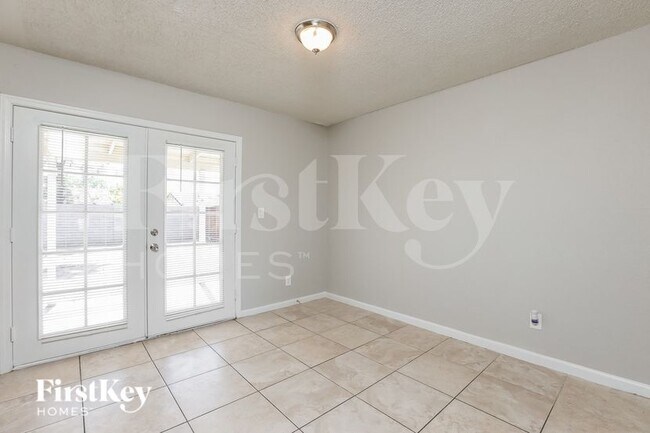 Foto del edificio - 8807 W Mercer Ln