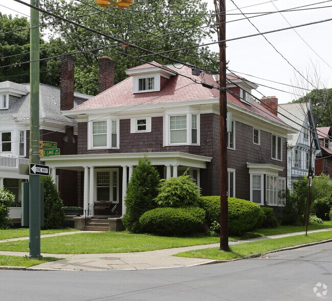 Primary Photo - 119 S Lake Ave
