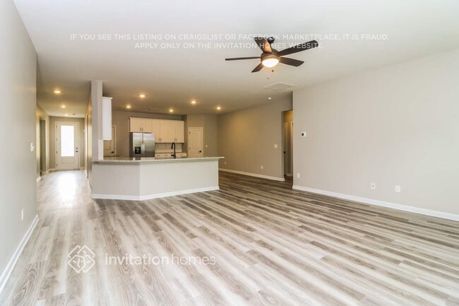 Building Photo - 3100 Azteca Wy