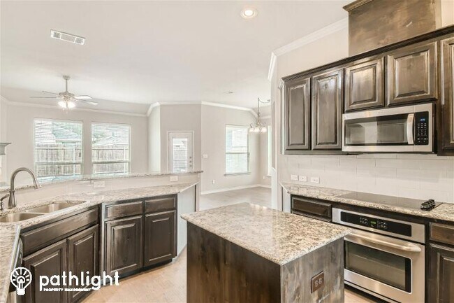 Building Photo - 1136 Nottingham Trail
