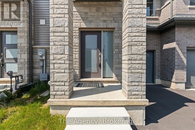 Building Photo - 103 Acacia Rd