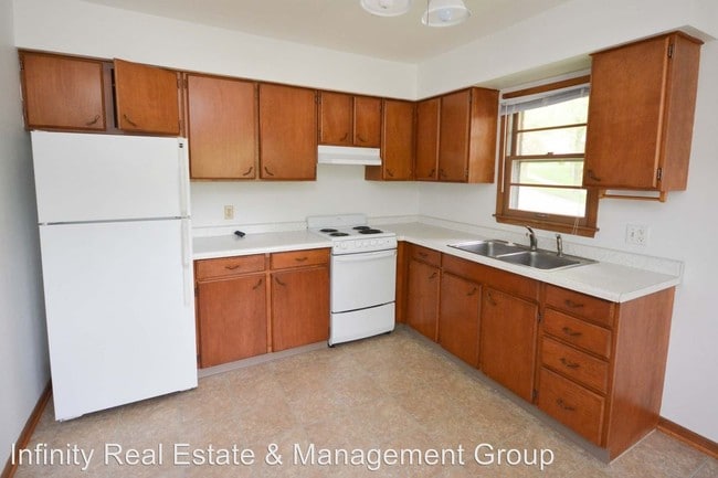 Building Photo - 416 Zumbro Dr NW