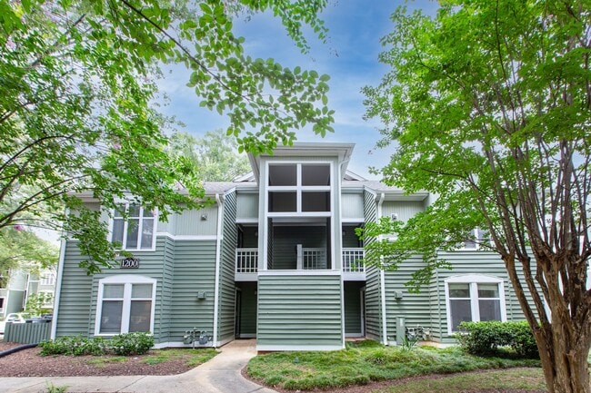 Building Photo - 1200 Westview Ln