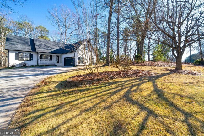 Building Photo - 198 Lakeview Dr