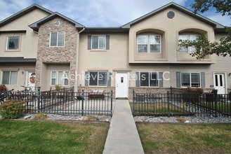 Building Photo - 462 W 1490 N