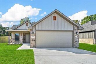 Building Photo - 2106 Wyldewood Wy