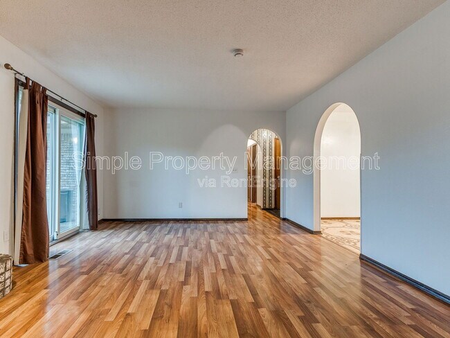Foto del edificio - 2604 Brenda Ave