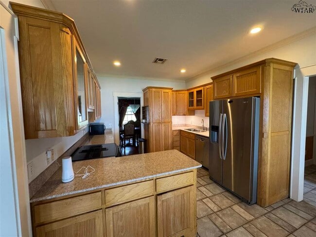 Building Photo - 609 Shoreline Dr