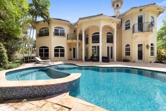 Building Photo - 6301 SW 58th Ct