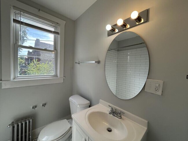 Building Photo - 1 bedroom in Chicago IL 60639