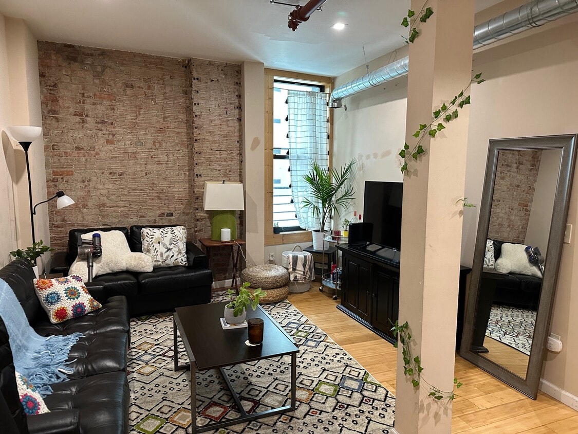 Primary Photo - 41 Chenango