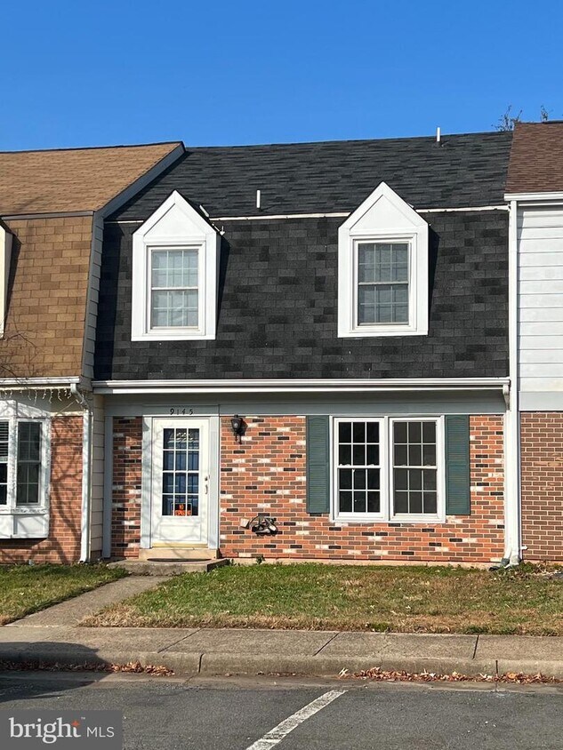 Foto principal - 9145 Kershaw Ct