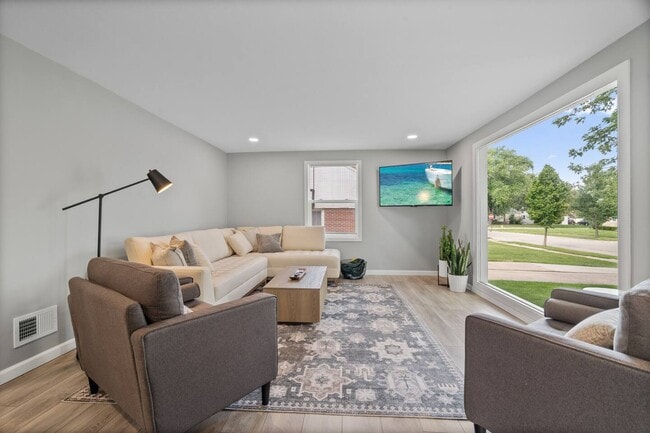 Building Photo - 1114 Meacham St