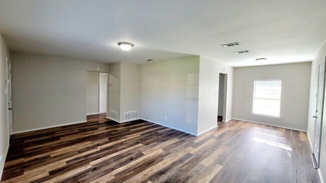 Foto del edificio - 1704 Langford St