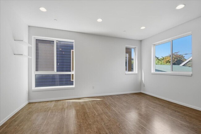 Foto del edificio - 3216 15th Ave W