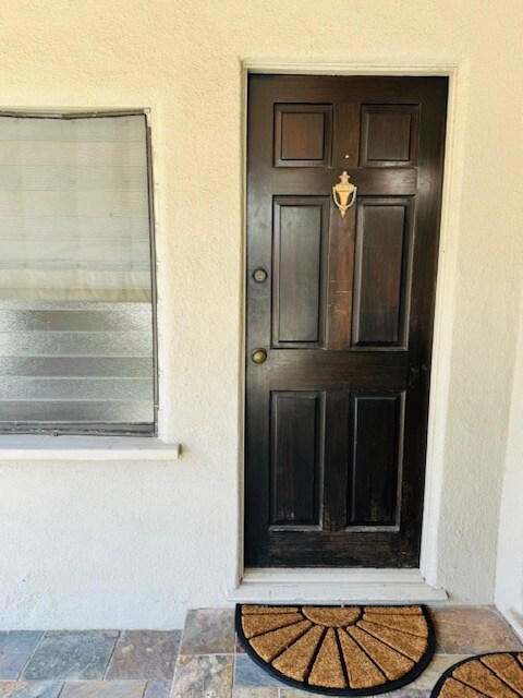 Puerta principal - 315 Marine Pl