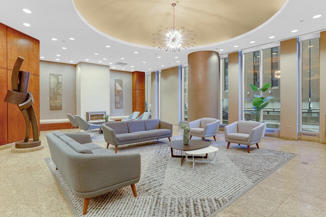 Foto del edificio - 222 N Columbus Dr