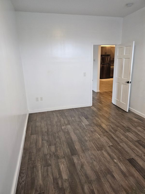 Foto del edificio - 1695 Albany Ave