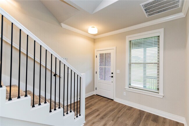 Foto del edificio - 6608 SW Orange Ave