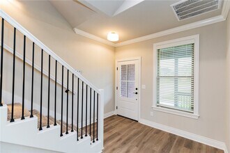 Building Photo - 6608 SW Orange Ave