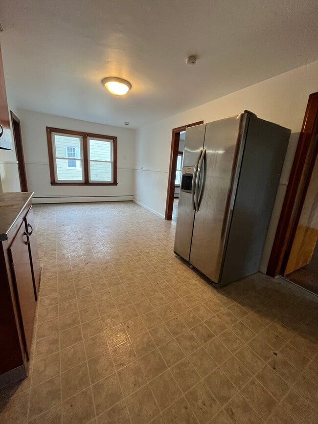 Building Photo - 9 Division St