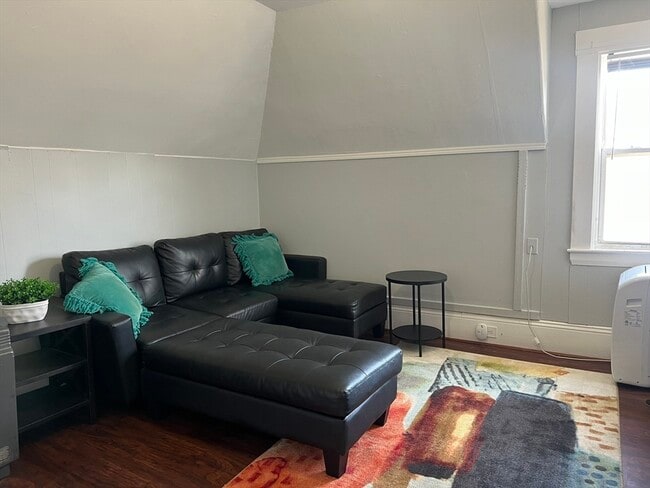 Building Photo - 272 Front St