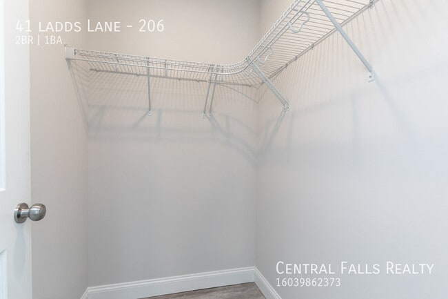 Building Photo - 41 Ladds Ln
