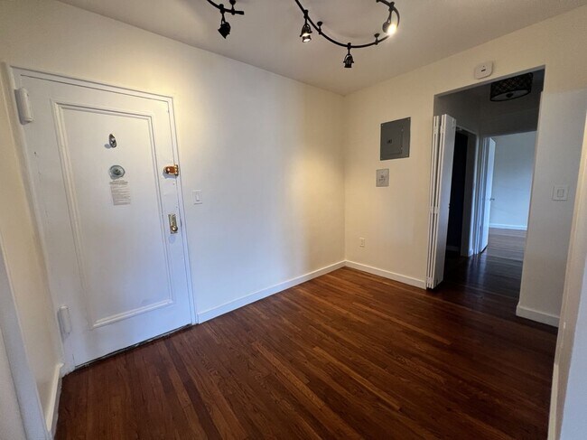 Foto del edificio - 50 Kenilworth Pl