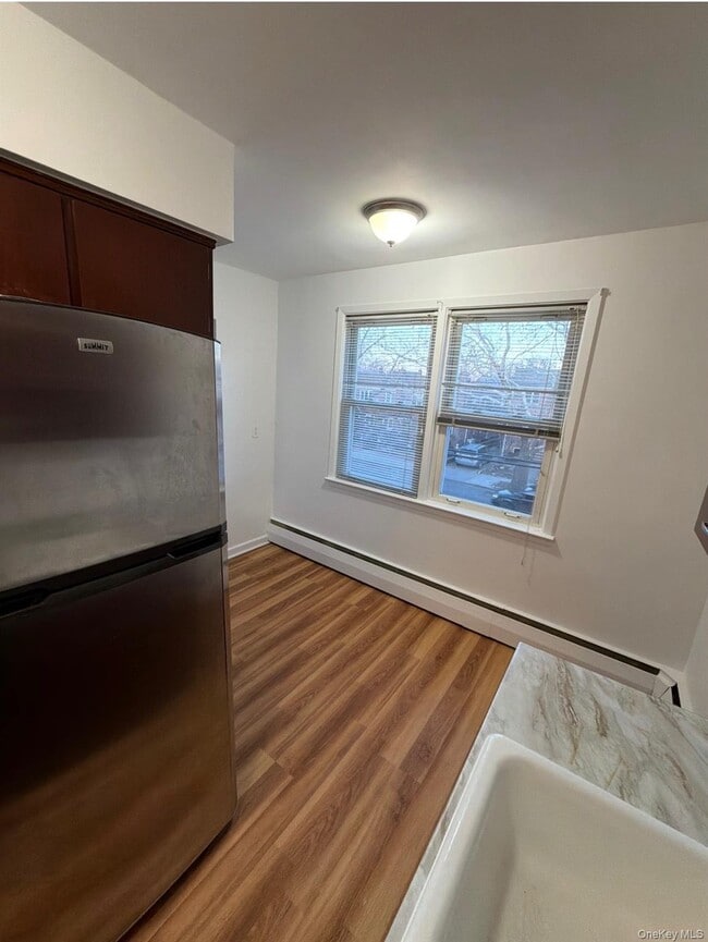 Building Photo - 60-46 69th Pl