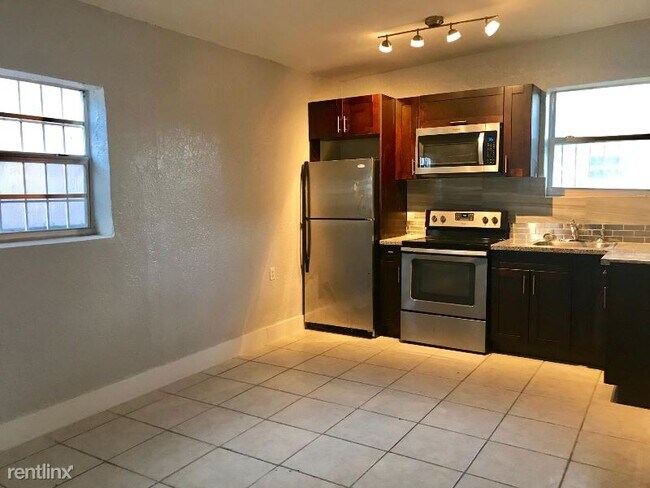 Building Photo - 1 br, 1 bath House - 1345 NW 55 ST 2 Unit 2