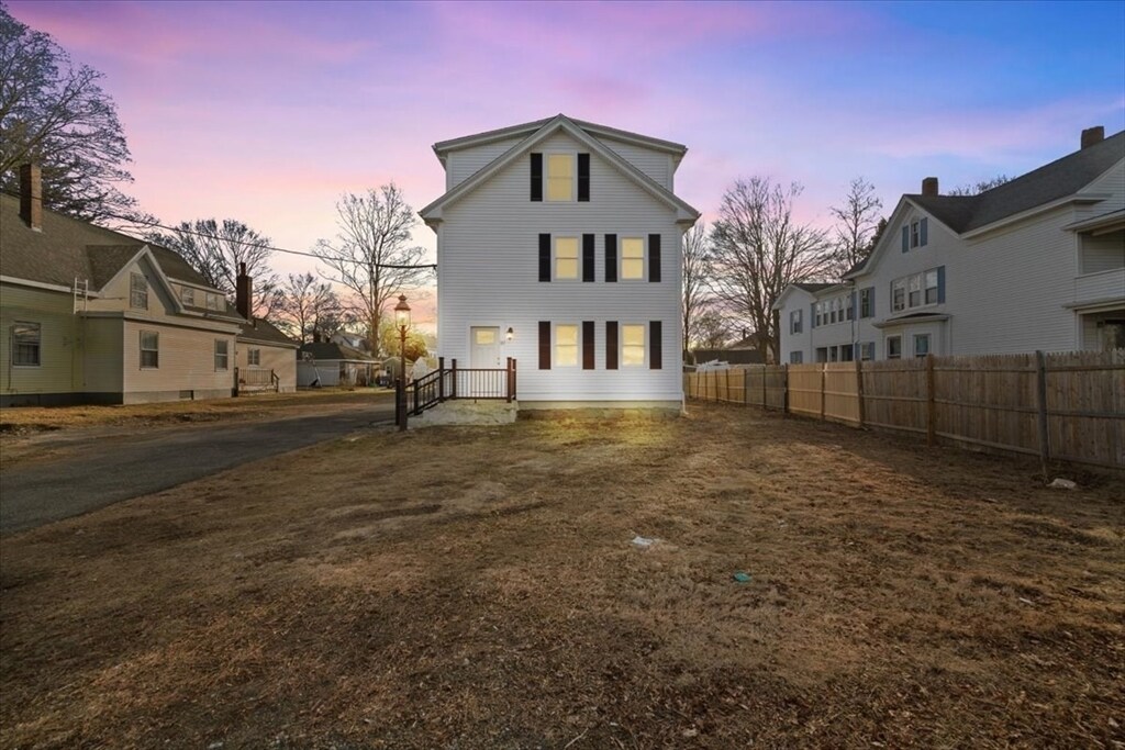 50 Tremont St Unit 2, Taunton, MA 02780 Room for Rent in Taunton, MA