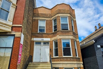 Building Photo - 2228 W Cermak Rd