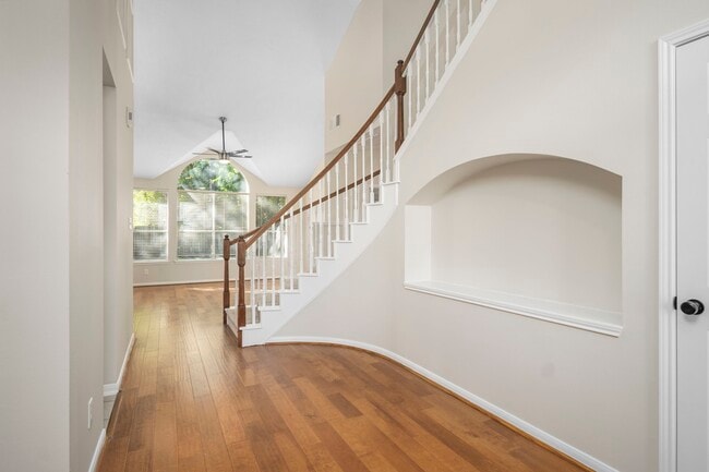 Foto del edificio - 8815 Vista Springs Dr