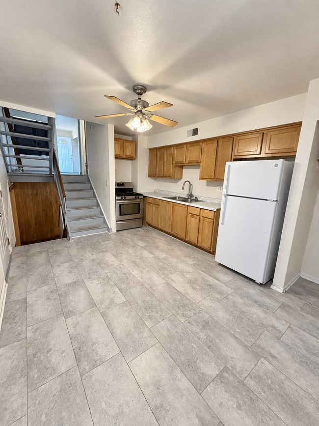 Building Photo - 8842 N 95th St