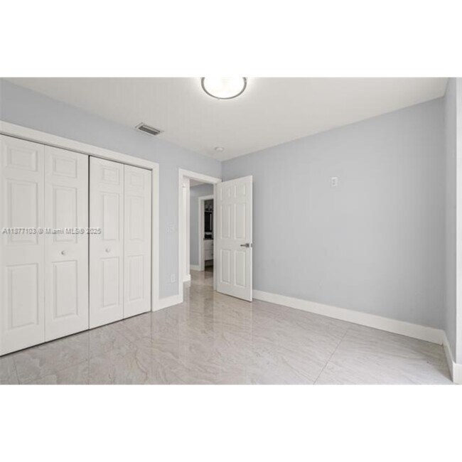 Foto del edificio - 11380 SW 180th St