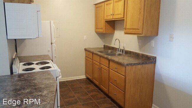 Foto del edificio - 1115-1120 Doreen Ave