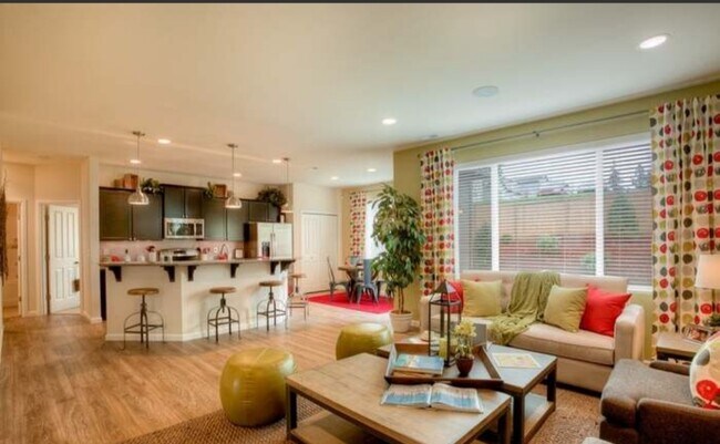 Open concept kitchen - 18919 110th Avenue Ct E