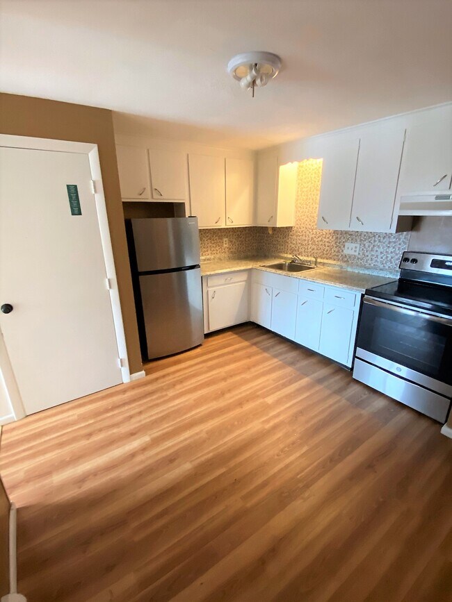 Building Photo - 36 Marlboro St