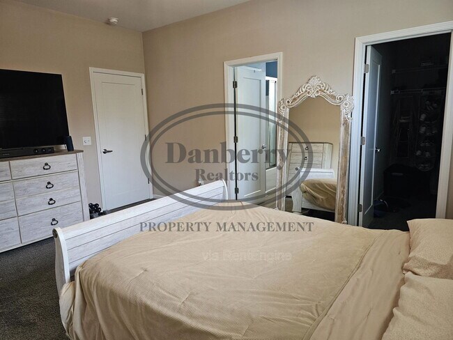 Foto del edificio - 6625 Wesley Dr