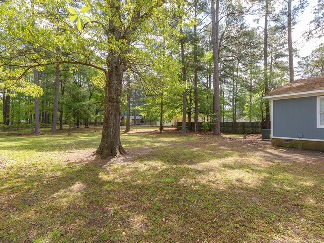 Building Photo - 1683 Rim Rd