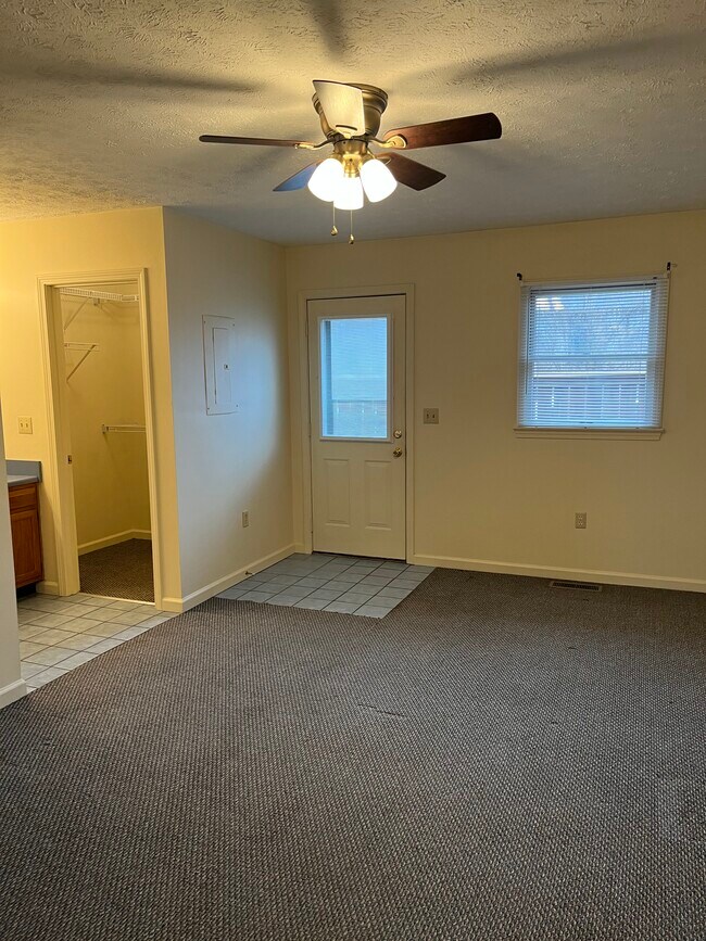 Building Photo - 148 Cypress Dr
