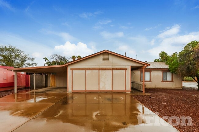 Building Photo - 13601 N 41st St