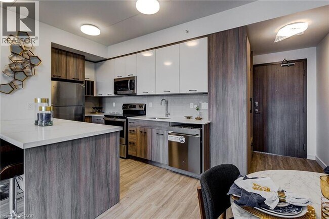 Photo du bâtiment - 49 Walnut St S