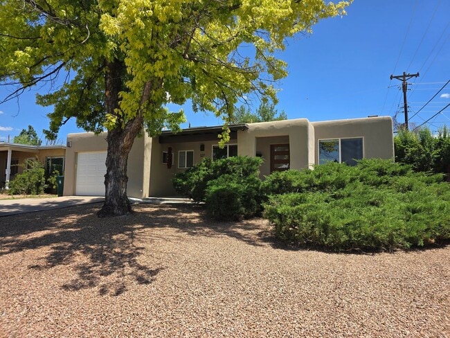 Building Photo - 127 Sereno Dr