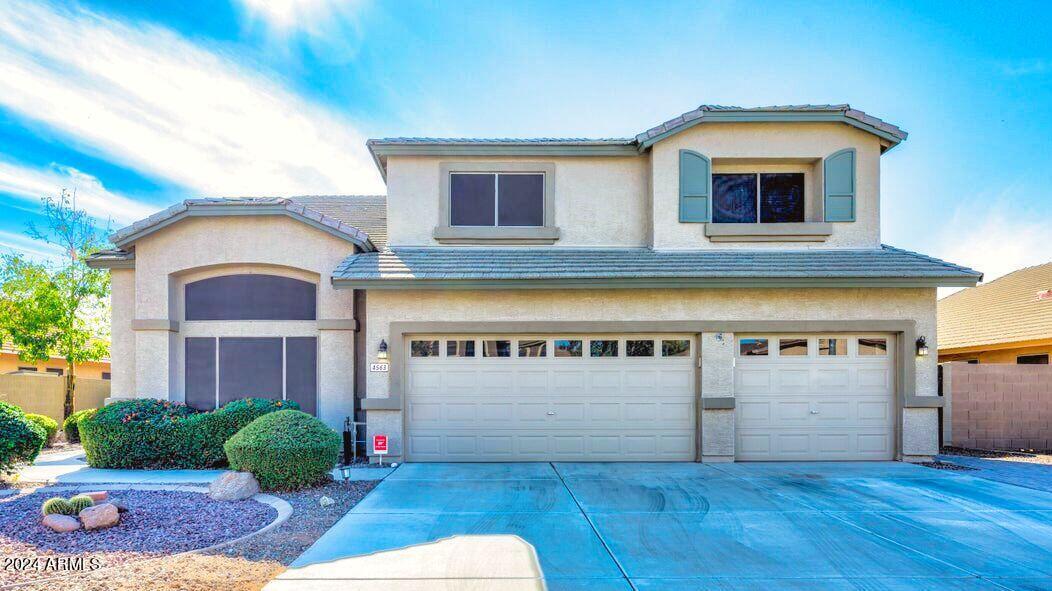Foto principal - 4563 E Desert Sands Dr