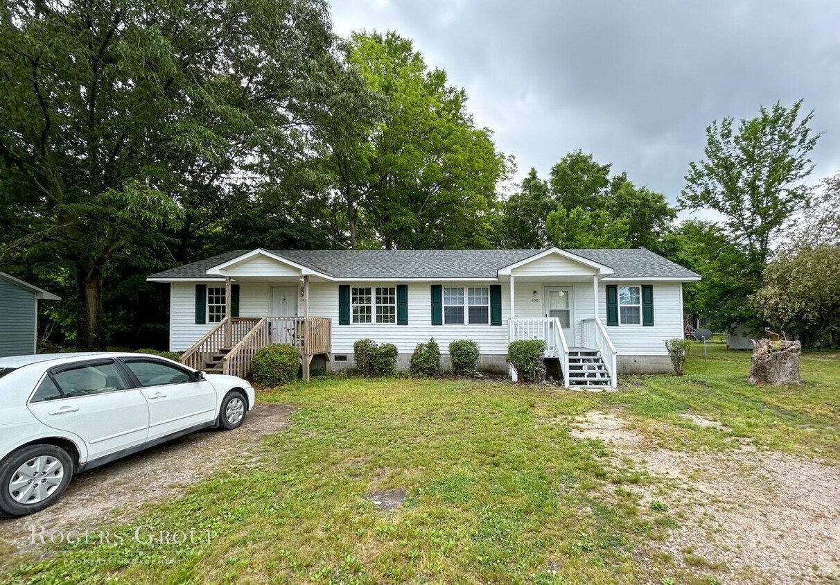 Primary Photo - #450 - 100-102 Dent Ln Duplex
