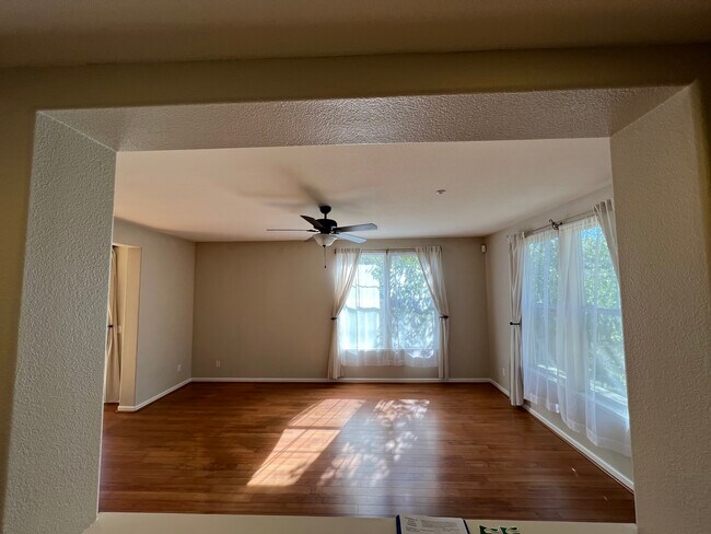 Foto del edificio - 1547 Chandler St