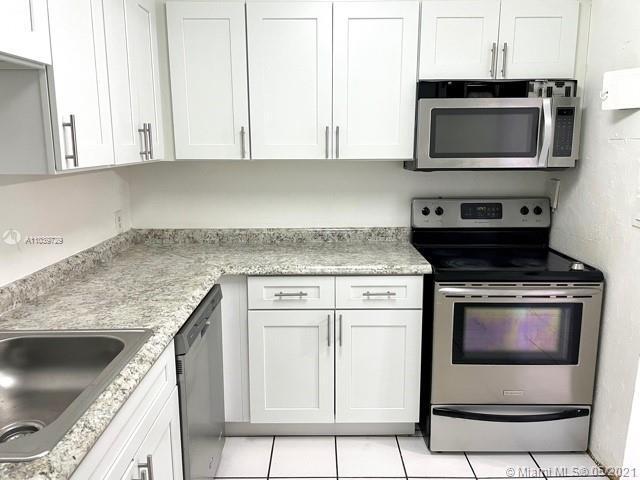 Foto del edificio - 4848 NW 24th Ct