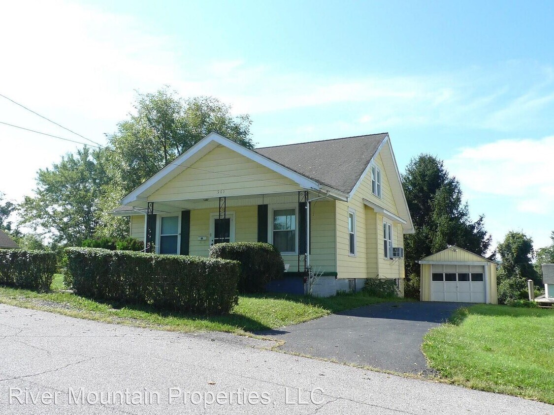 Foto principal - 4 br, 2 bath House - 905 Gilbert Street